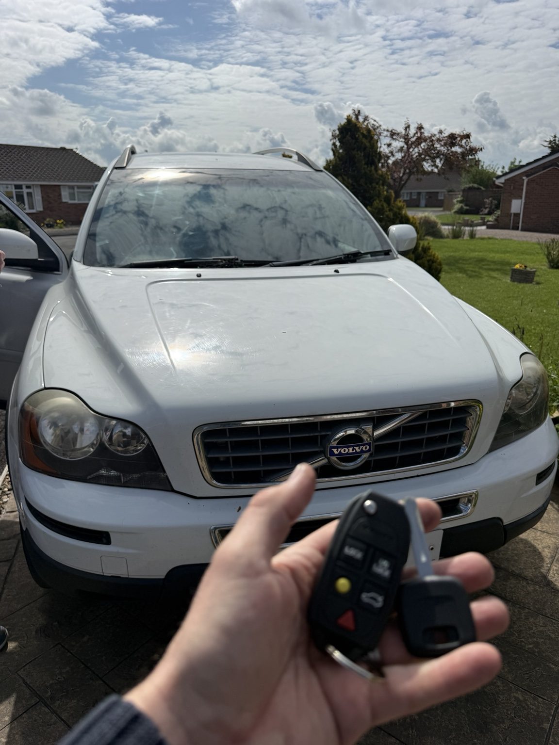 2009 Volvo XC90 lost key replacement programmed with Volvo VIDA in Warfield, Bracknell