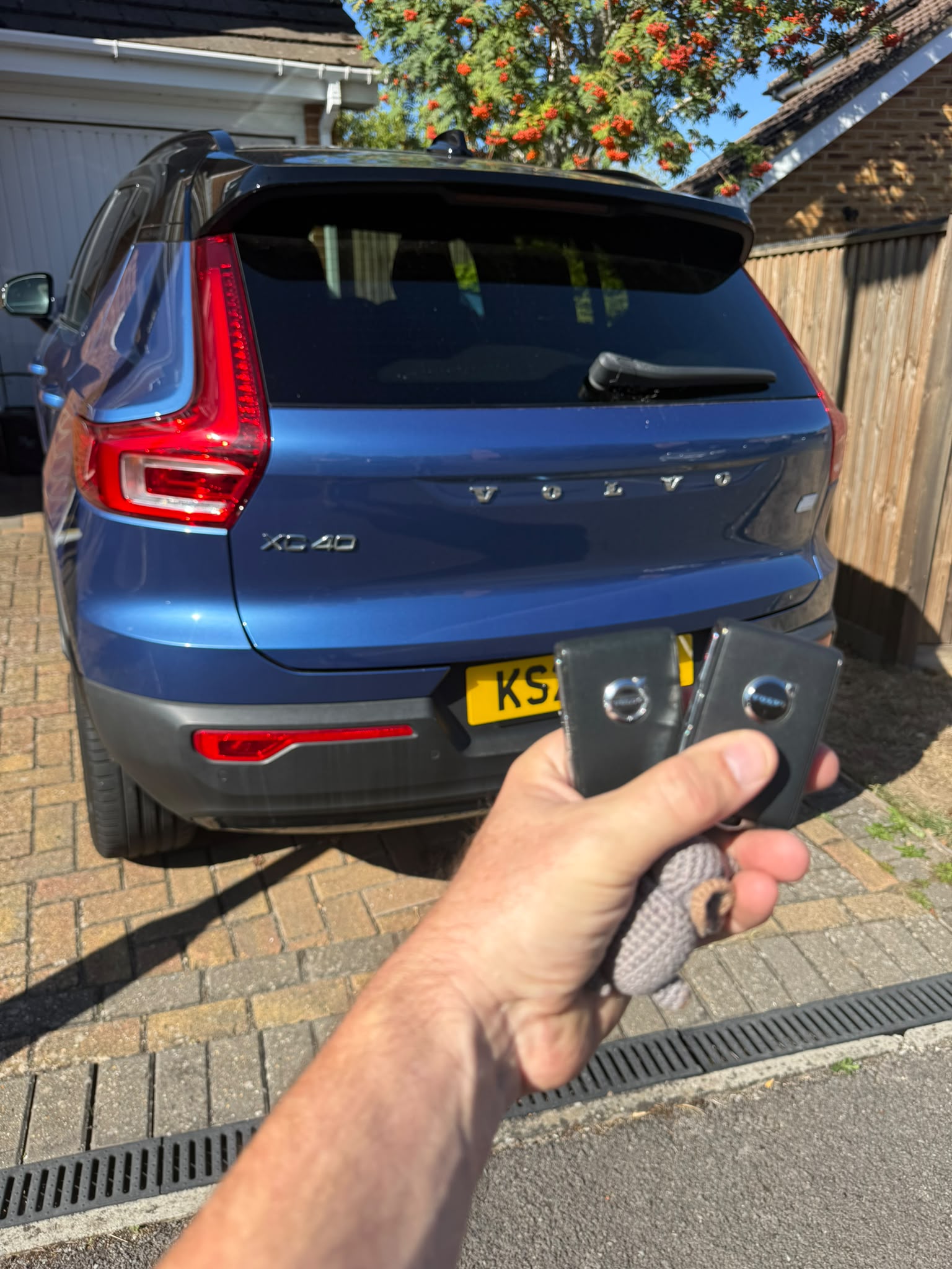 2021 Volvo XC40 Hybrid with two keys following spare-key programming in Bracknell
