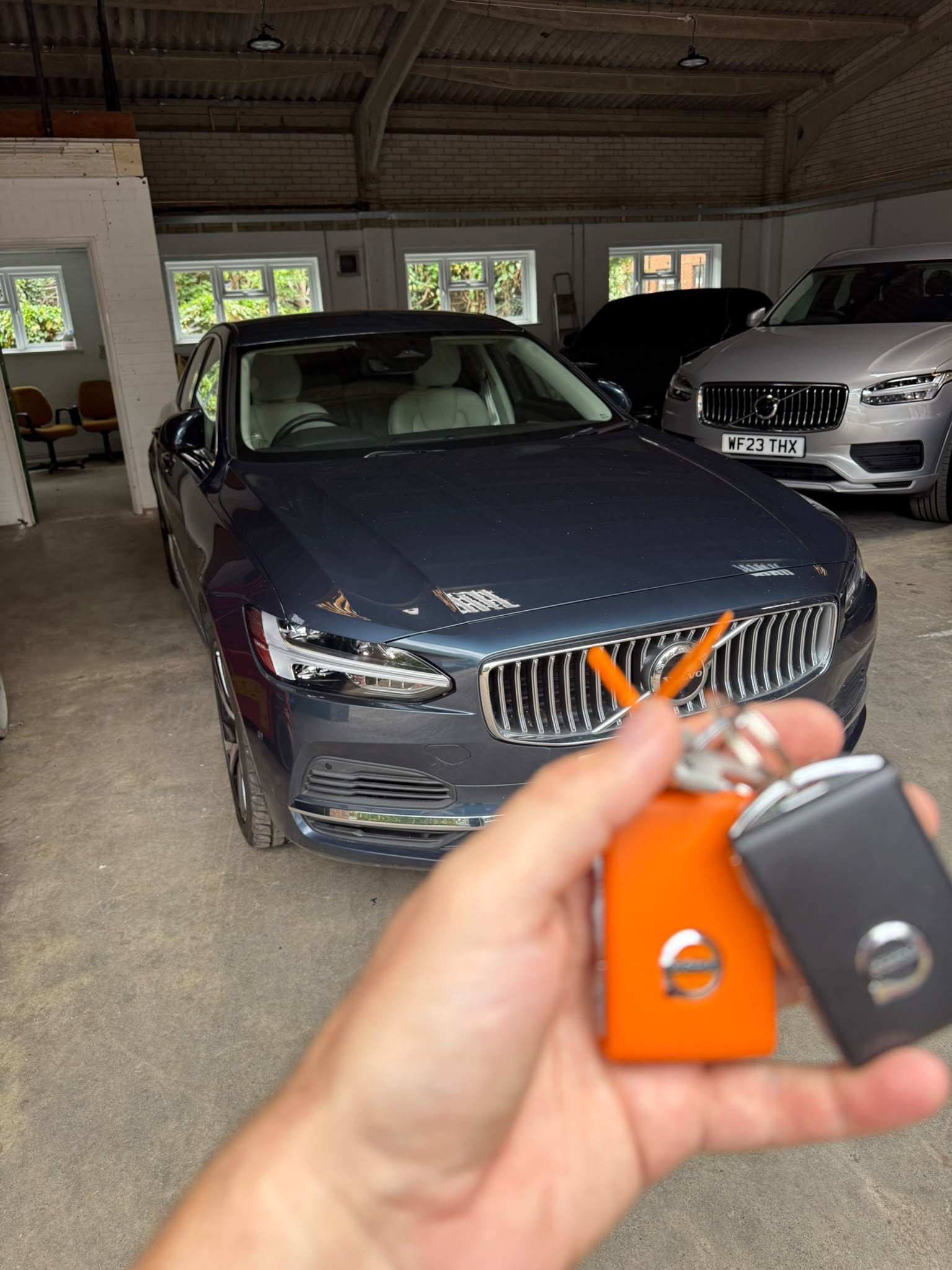 Volvo at a dealership with keys following spare-key programming using Volvo VIDA and genuine tools